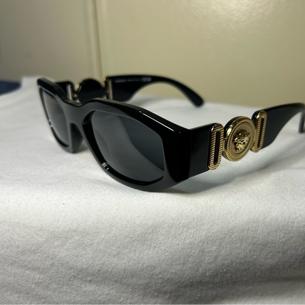 Versace Biggie Sunglasses VE4361 - Picture 2 of 5